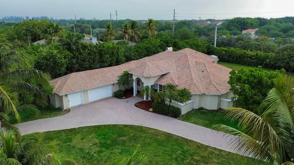 11201 NW 14TH Street, Plantation, FL 33323