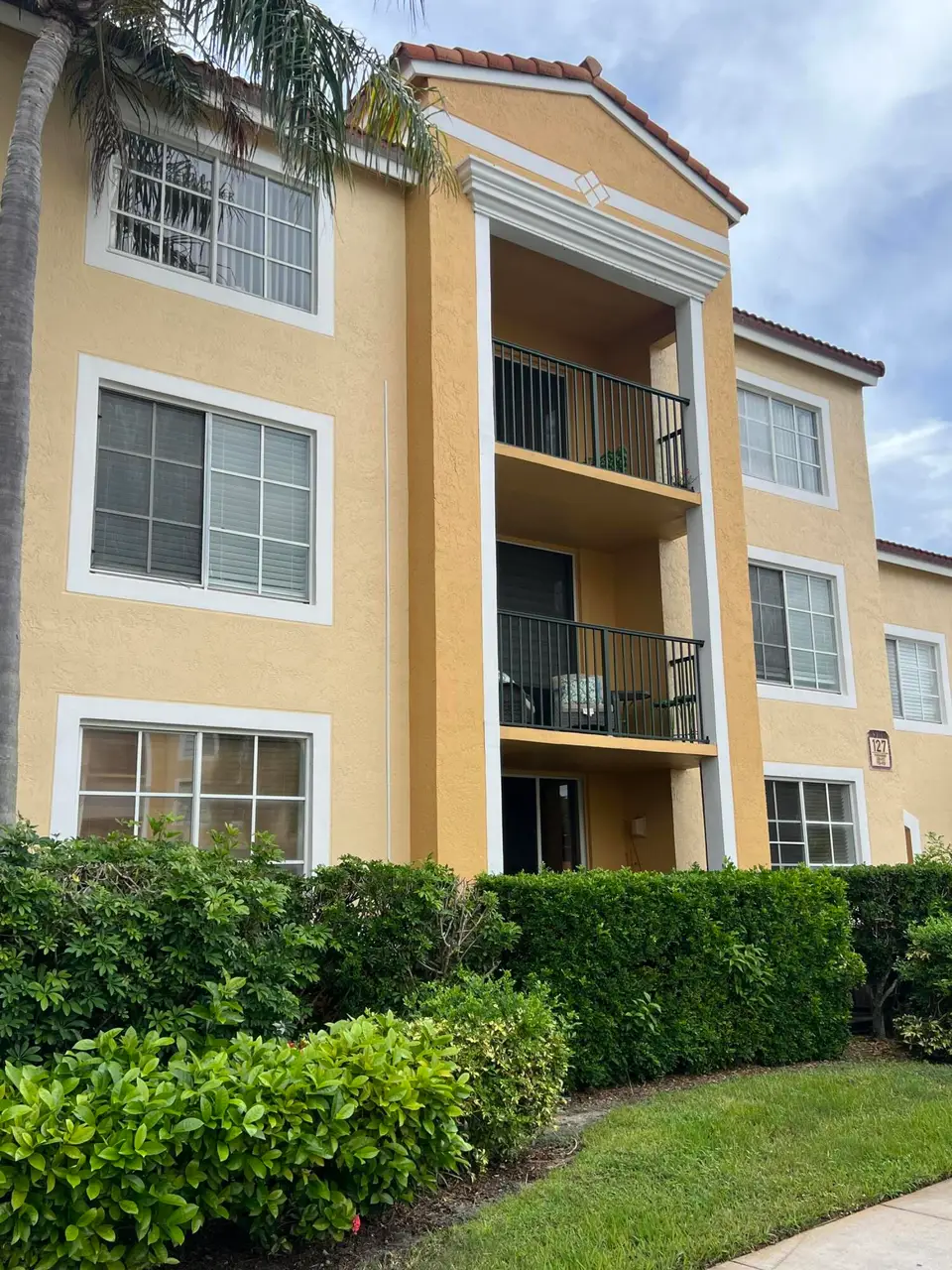 127 Yacht Club Way 207, Hypoluxo, FL 33462
