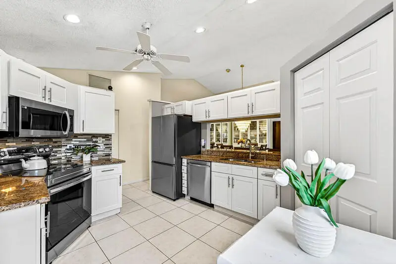 7888 Lexington Club Boulevard B, Delray Beach, FL 33446