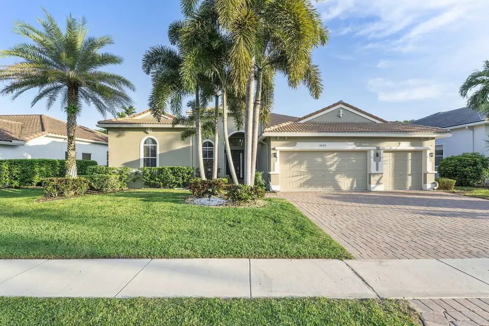 6929 Finamore Circle, Lake Worth, FL 33467