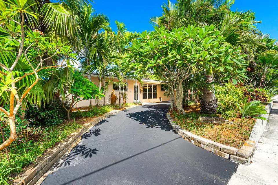 3697 NE 16TH Avenue, Oakland Park, FL 33334