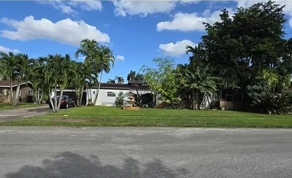690 NW 68TH Avenue, Plantation, FL 33317