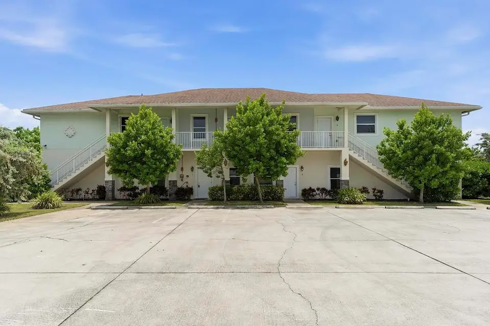 105 2nd Street 5, Lake Park, FL 33403