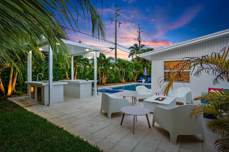 570 N Dover Road, Tequesta, FL 33469