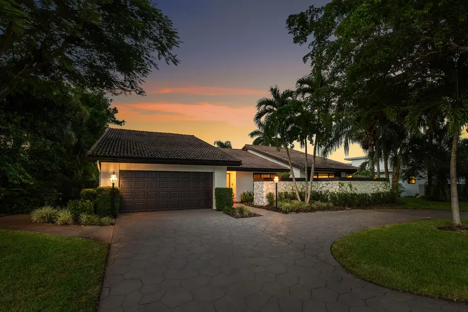 3527 Pine Lake Court, Delray Beach, FL 33445