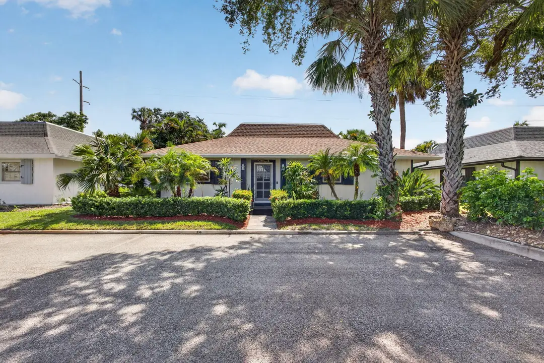 338 SW Indian Groves Drive