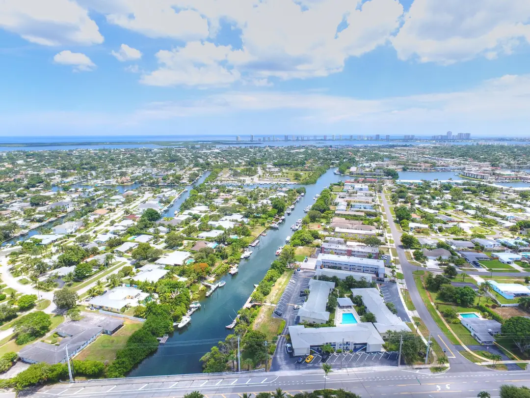 510 Prosperity Farms Road 7B, North Palm Beach, FL 33408