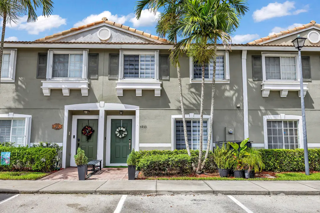 5933 MANCHESTER Way 5933, Tamarac, FL 33321