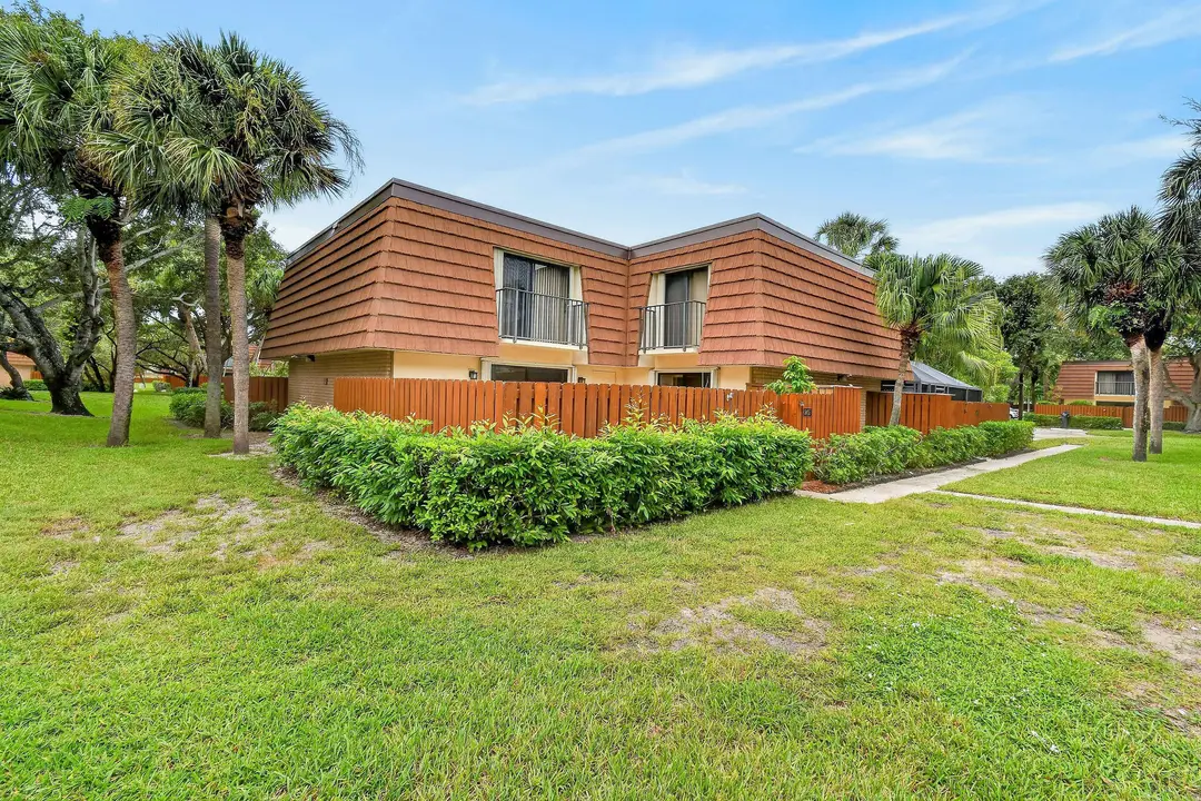 2405 24TH Court, Jupiter, FL 33477
