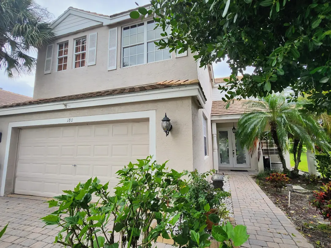 180 KENSINGTON Way, Royal Palm Beach, FL 33414