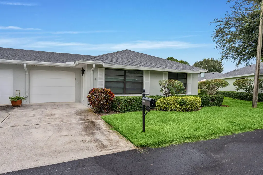 9880 Chestnut Tree Terrace B, Boynton Beach, FL 33436