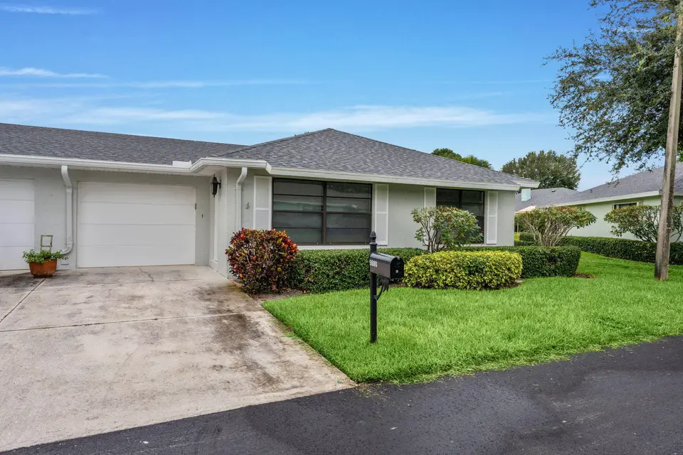 9880 Chestnut Tree Terrace B, Boynton Beach, FL 33436