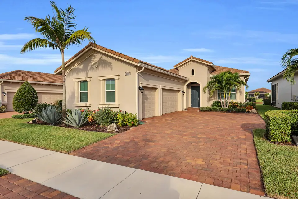 8822 SW Montova Way, Port St. Lucie, FL 34987