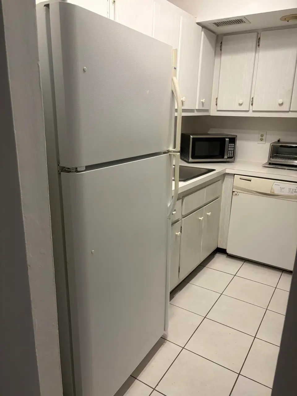 2400 NE 33rd Avenue 202, Fort Lauderdale, FL 33305