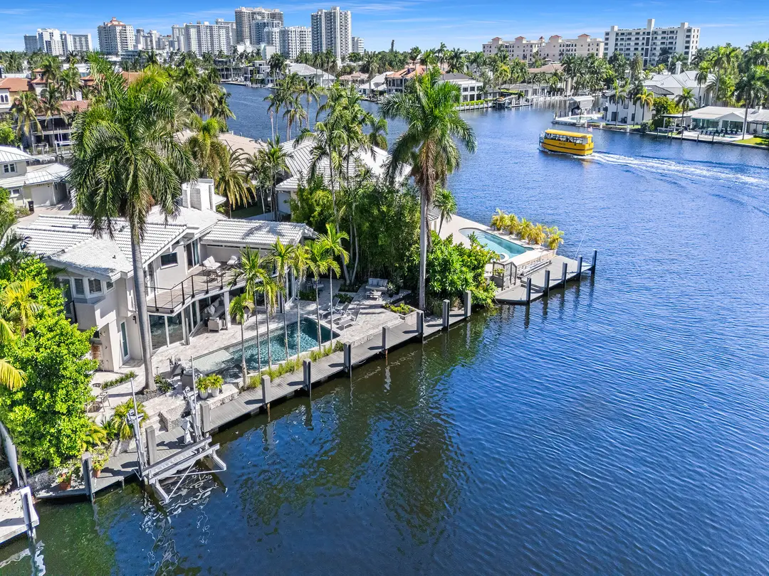 2880 NE 24TH Place, Fort Lauderdale, FL 33305
