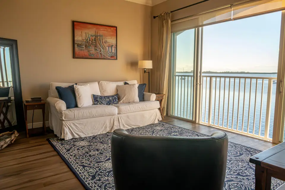 30 HARBOUR ISLE Drive W 305, Fort Pierce, FL 34949