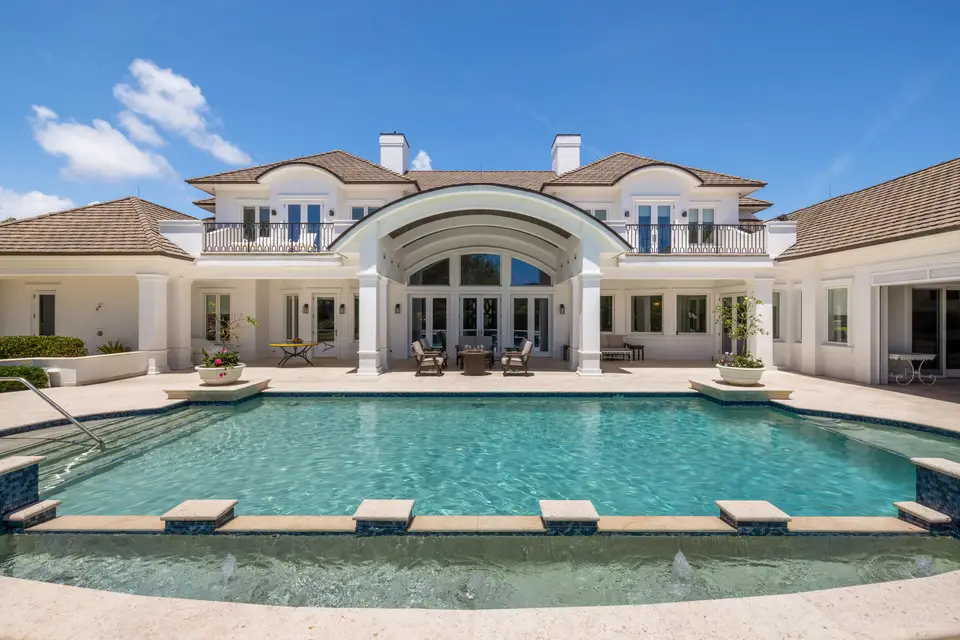 17965 SE VILLAGE Circle, Tequesta, FL 33469