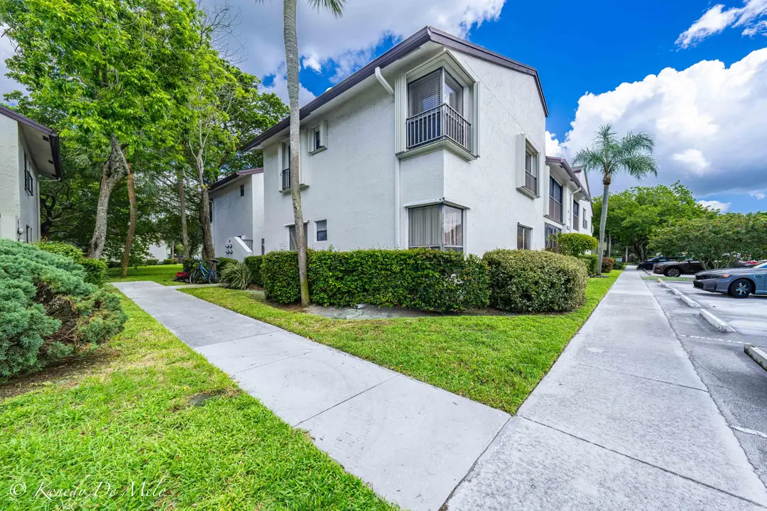 3127 Cocoplum Circle, Coconut Creek, FL 33063