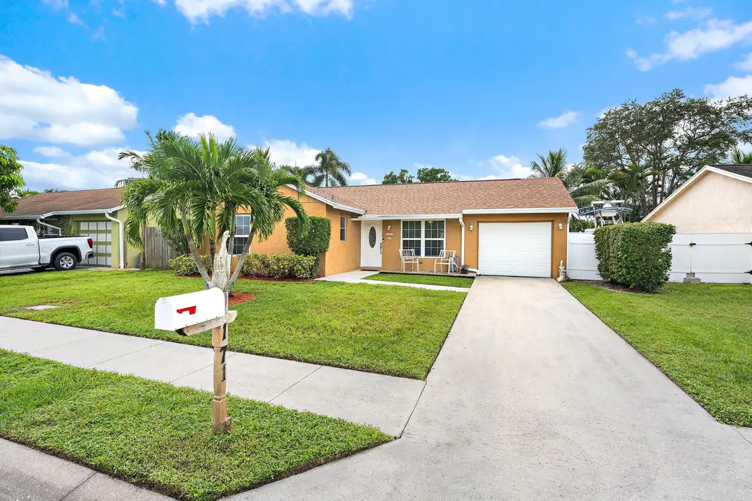 171 Banyan Cir-1