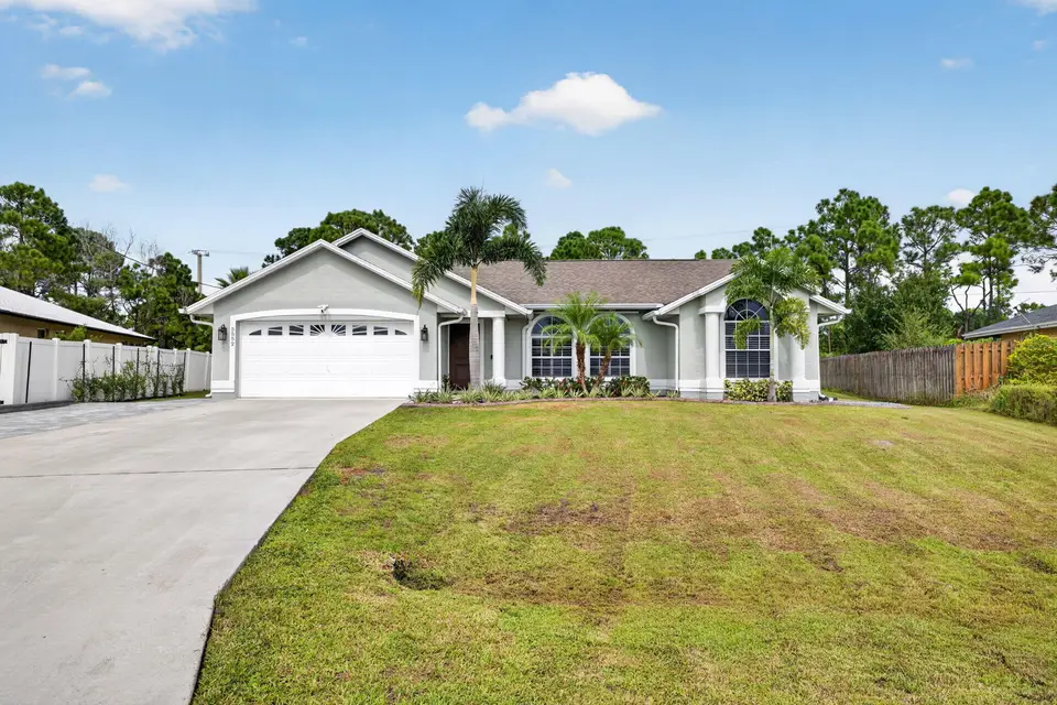 5552 NW CRUZAN Avenue, Port St. Lucie, FL 34986