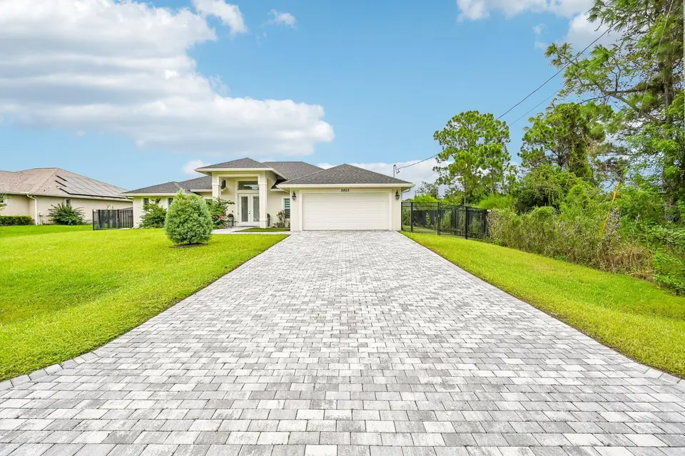 5803 NW CULEBRA Avenue, Port St. Lucie, FL 34986