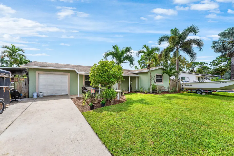 7416 Cocoanut Drive, Greenacres, FL 33467