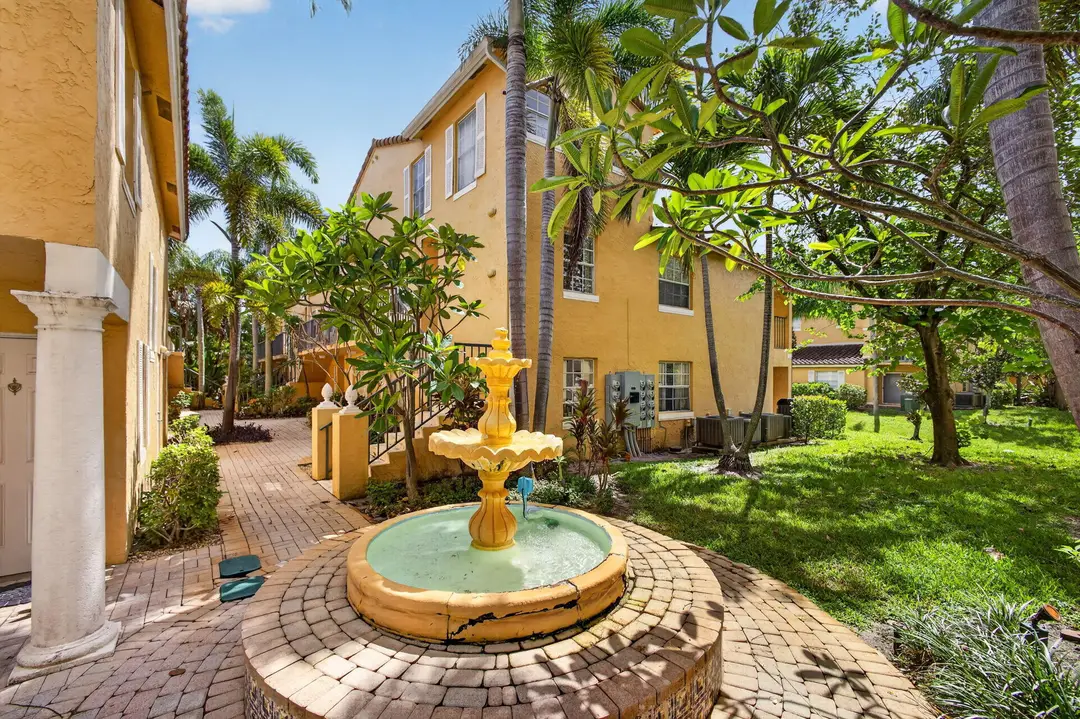 1120 Lake Shore Drive Unit 204, Lake Park, FL 33403