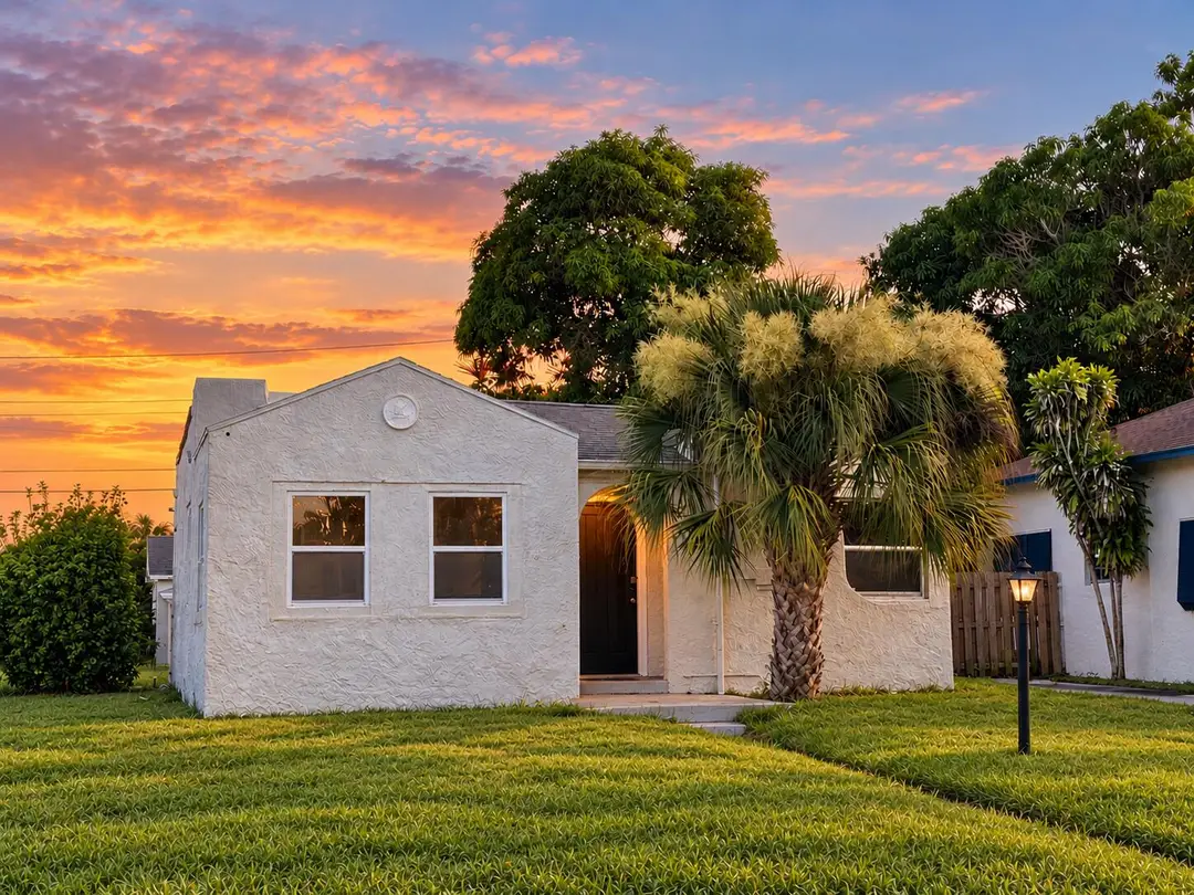 500 Evergreen Dr, Lake Park, FL 33403