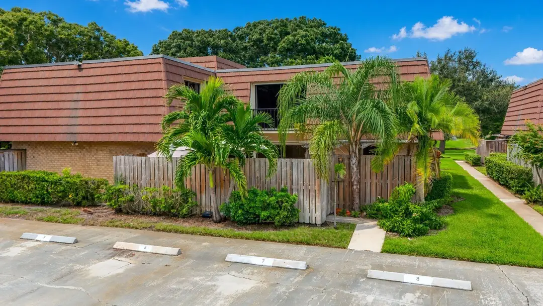 2003 20TH Lane, Palm Beach Gardens, FL 33418