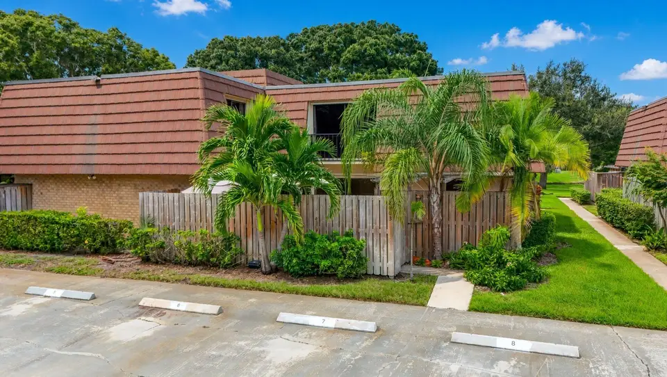 2003 20TH Lane, Palm Beach Gardens, FL 33418