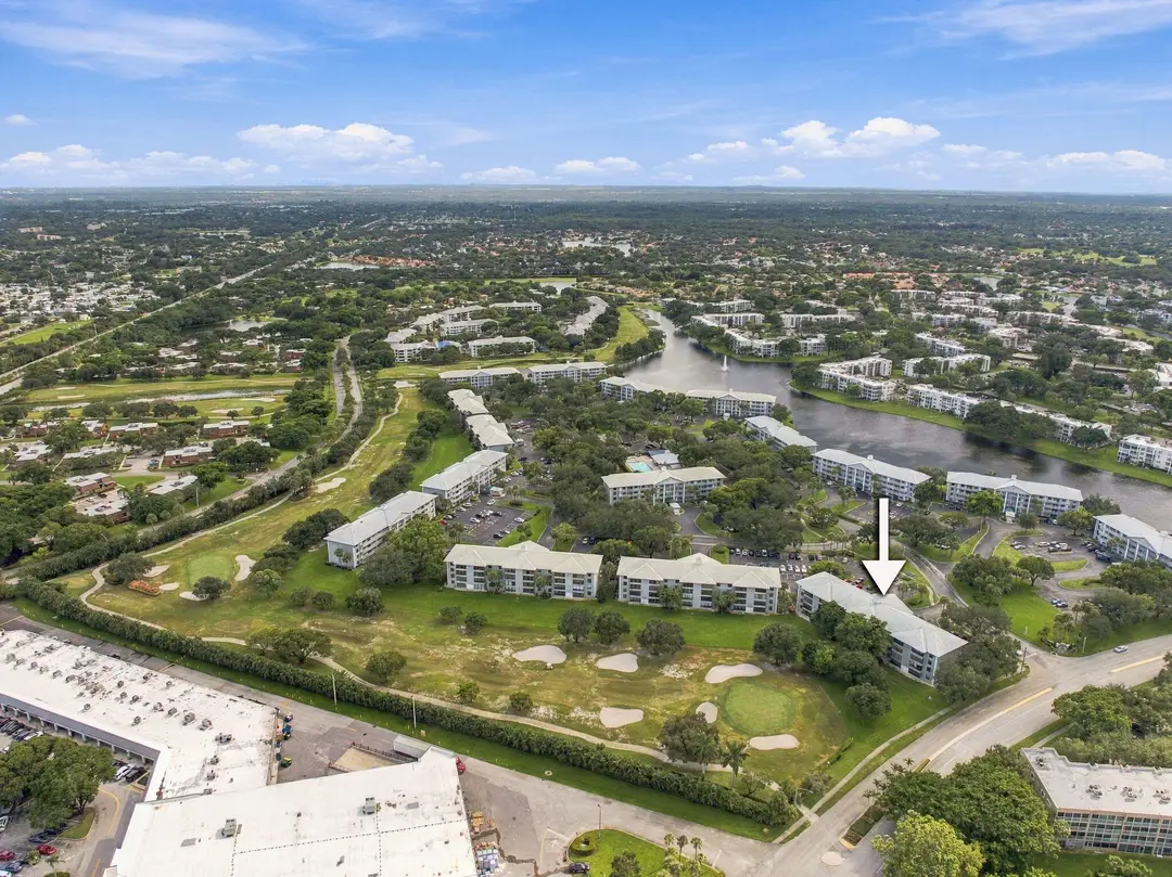 1502 WHITEHALL Drive 305, Davie, FL 33324