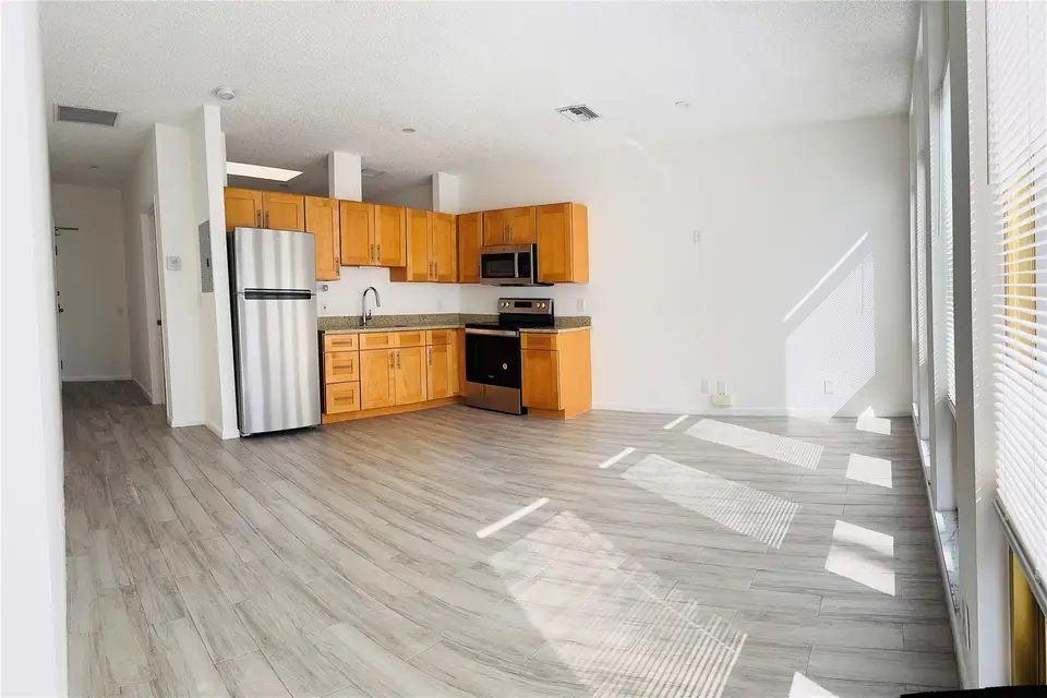229 COMMERCIAL Boulevard 1, Lauderdale-By-The-Sea, FL 33308