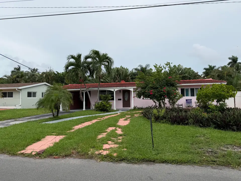 2349 NE 9TH Street, Pompano Beach, FL 33062