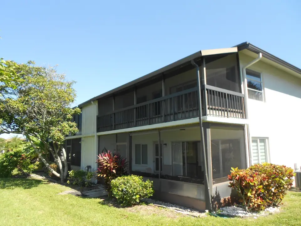 13809 Royal Palm Court, Delray Beach, FL 33484