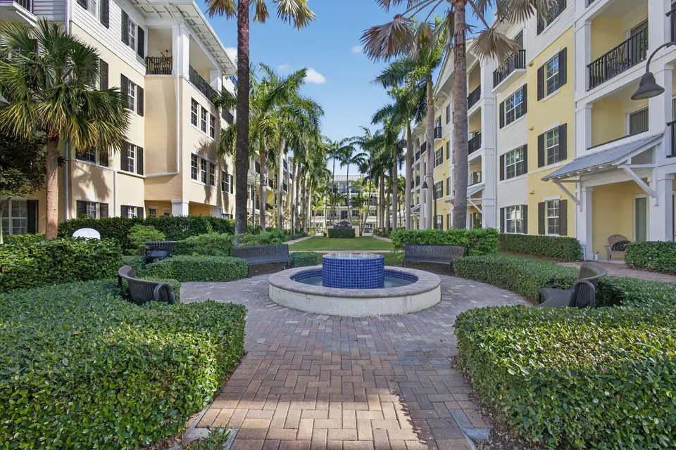 225 S Latitude Circle 306, Delray Beach, FL 33483