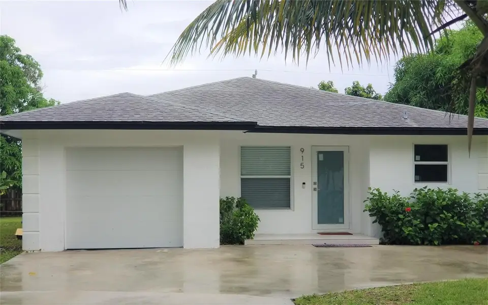 915 SE 2ND Avenue, Delray Beach, FL 33483