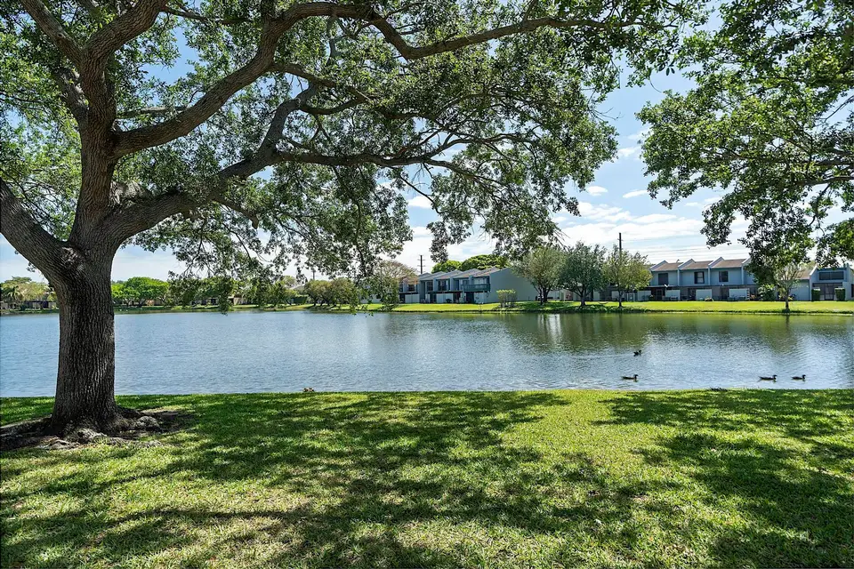 1177 NW 98TH Terrace 132, Pembroke Pines, FL 33024