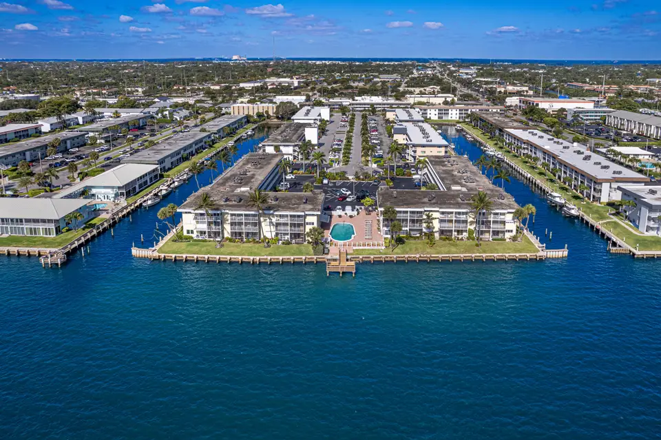 101 Doolen Court 208, North Palm Beach, FL 33408