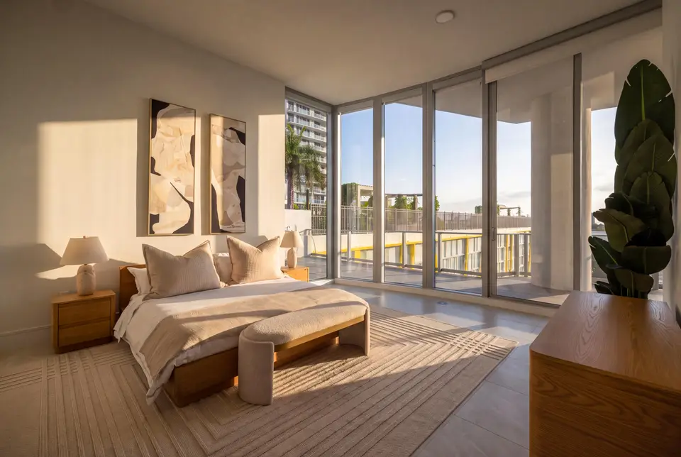 220 LAKE SHORE Drive 612, West Palm Beach, FL 33403