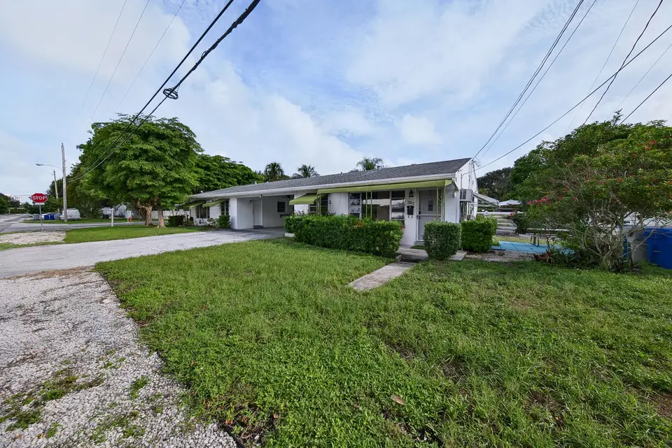 239 NE 24TH Avenue, Pompano Beach, FL 33062