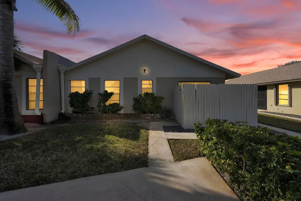 222 SE 1ST Circle, Boynton Beach, FL 33435