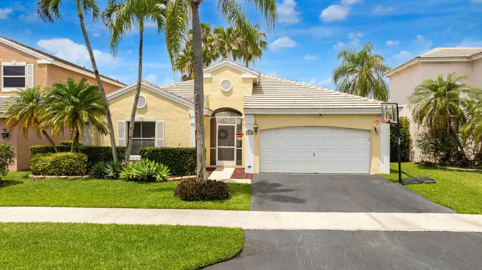 5535 NW 54TH Circle, Coconut Creek, FL 33073