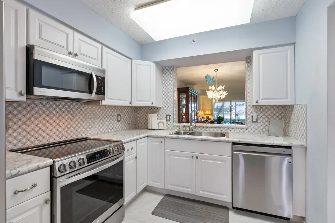 New Backsplash and counters, cabinets