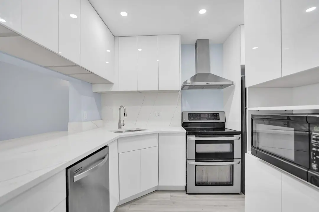 BRAND NEW KITCHEN!!