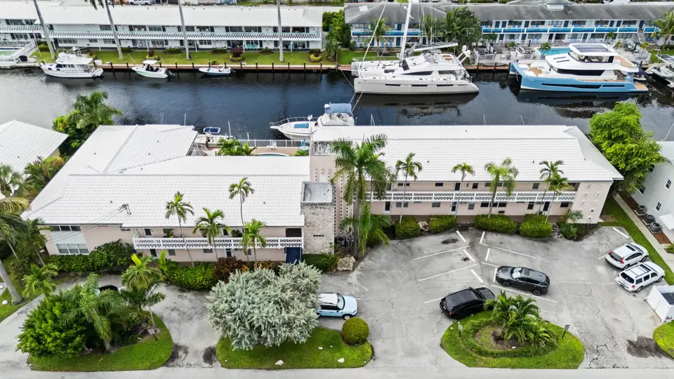 2824 NE 33rd Court 8, Fort Lauderdale, FL 33306