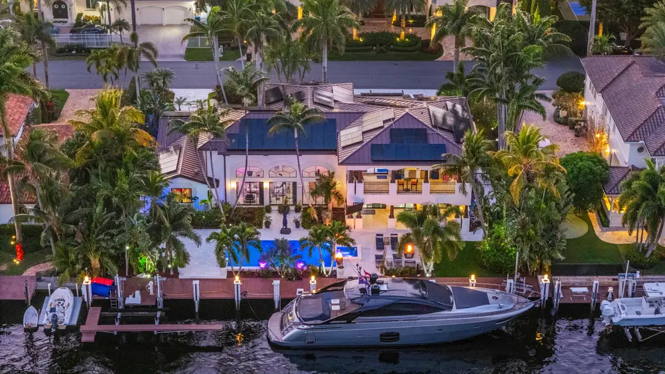 210 NURMI Drive, Fort Lauderdale, FL 33301