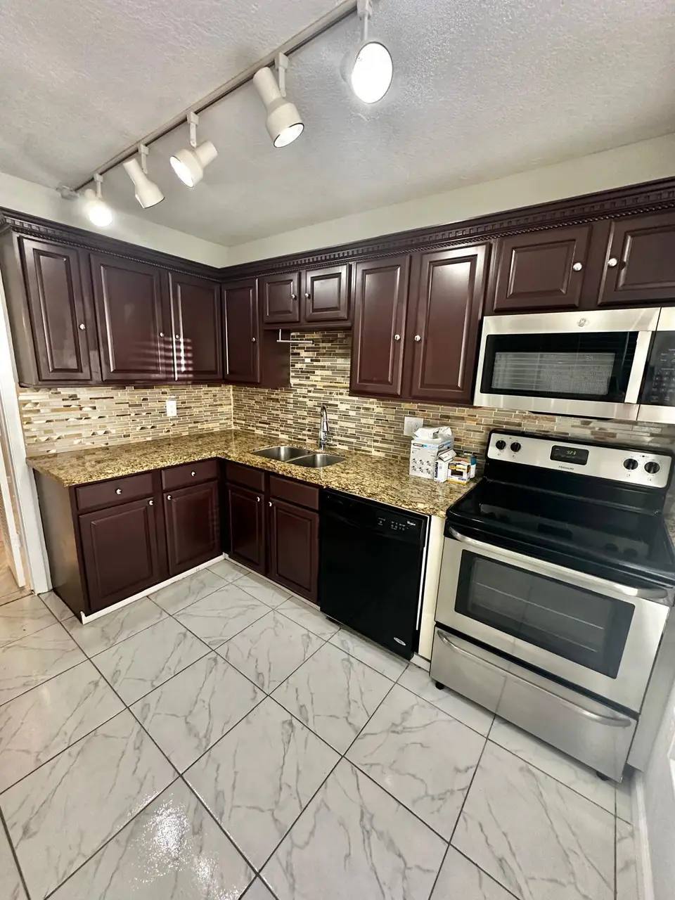 4158 Inverrary Drive 202, Lauderhill, FL 33319
