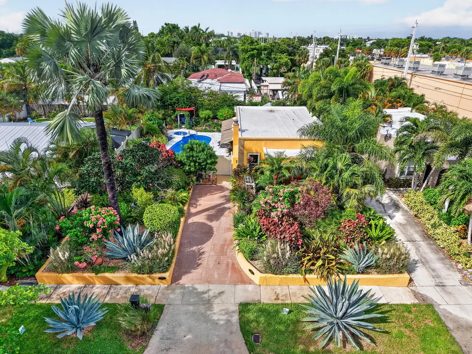 415 Colonial Road, West Palm Beach, FL 33405