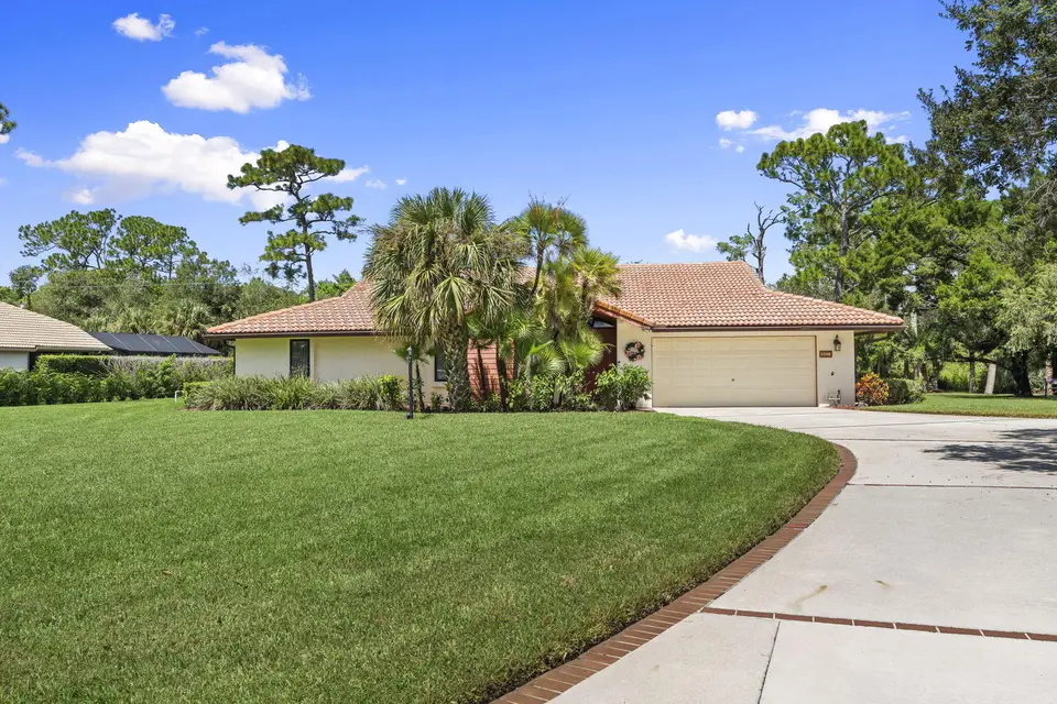 9457 Meadowood Drive, Fort Pierce, FL 34951