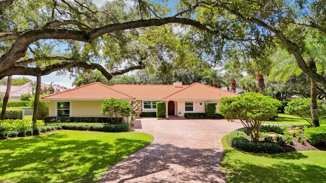 18456 SE Heritage Oaks Lane, Tequesta, FL 33469
